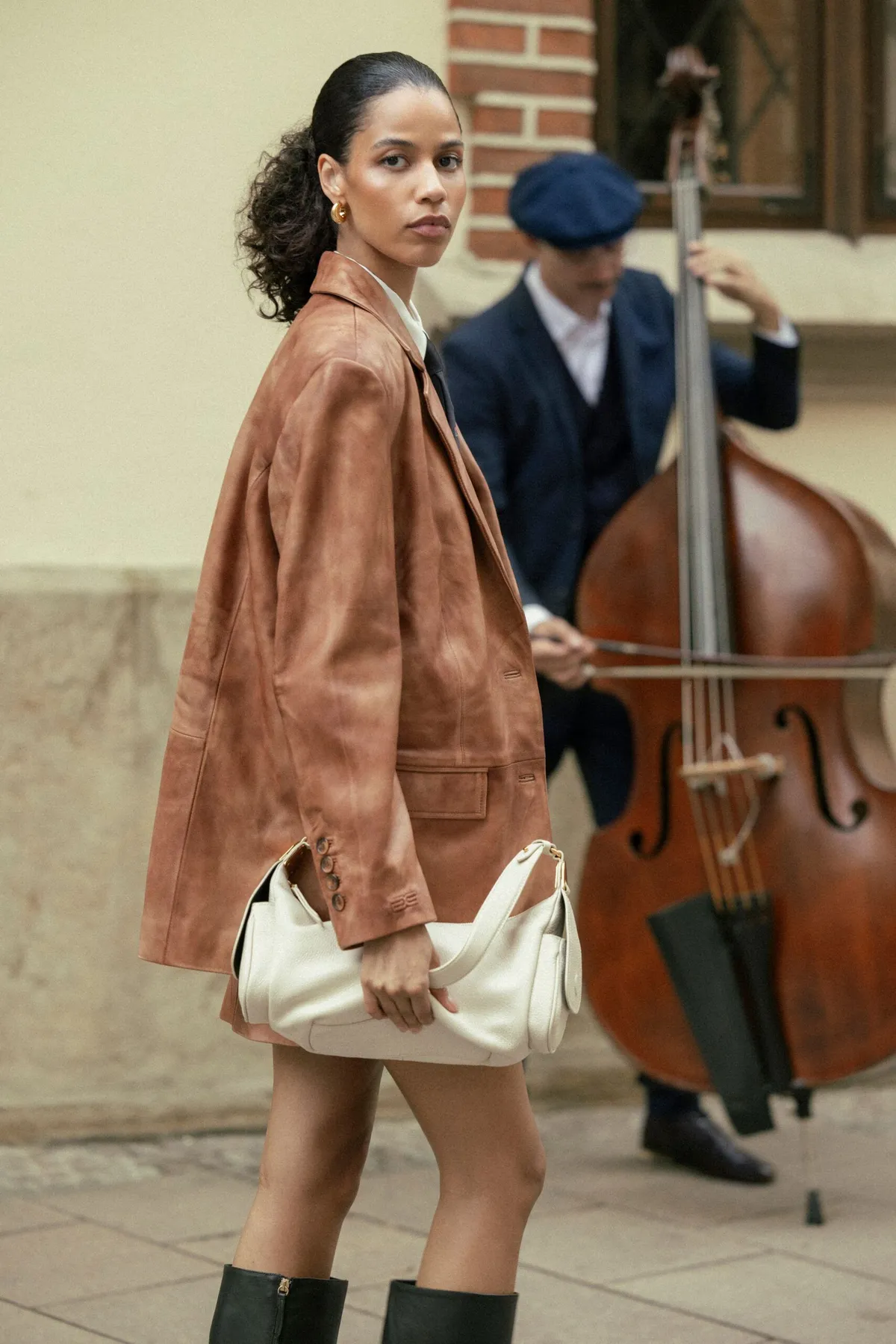Manuela 17